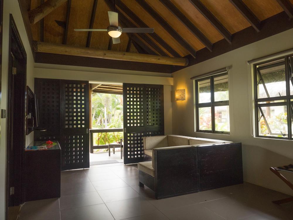 Uprising Beach Resort Pacific Harbour Bagian luar foto