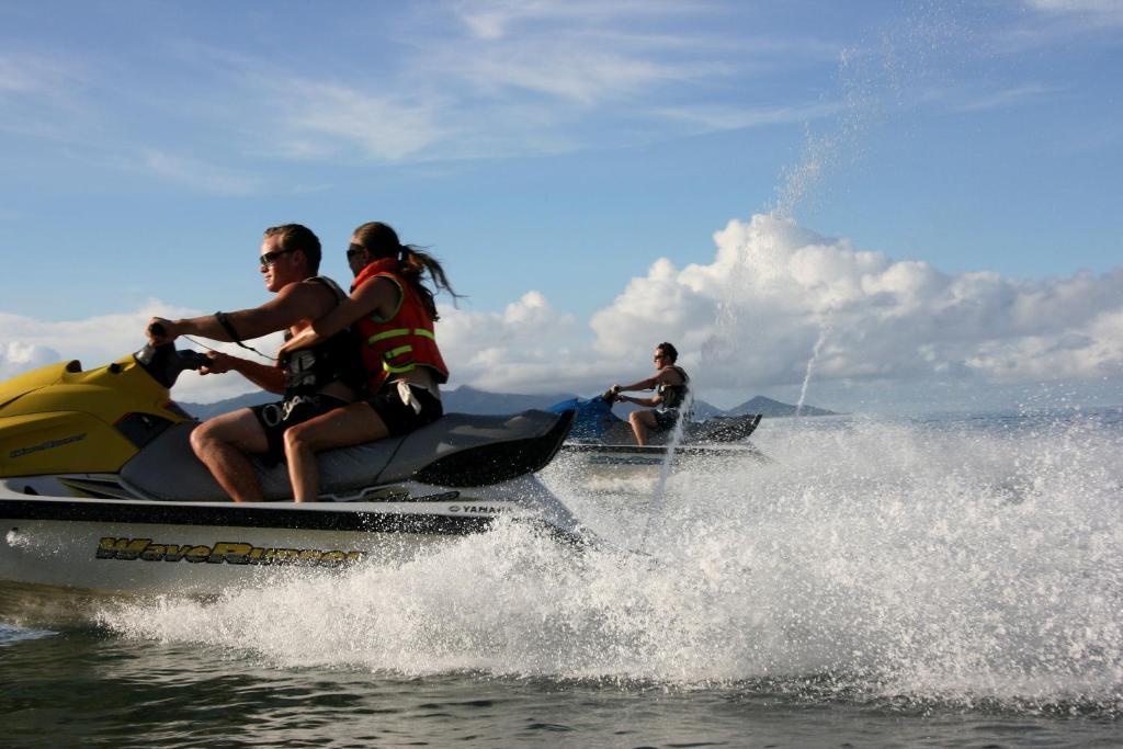 Uprising Beach Resort Pacific Harbour Bagian luar foto
