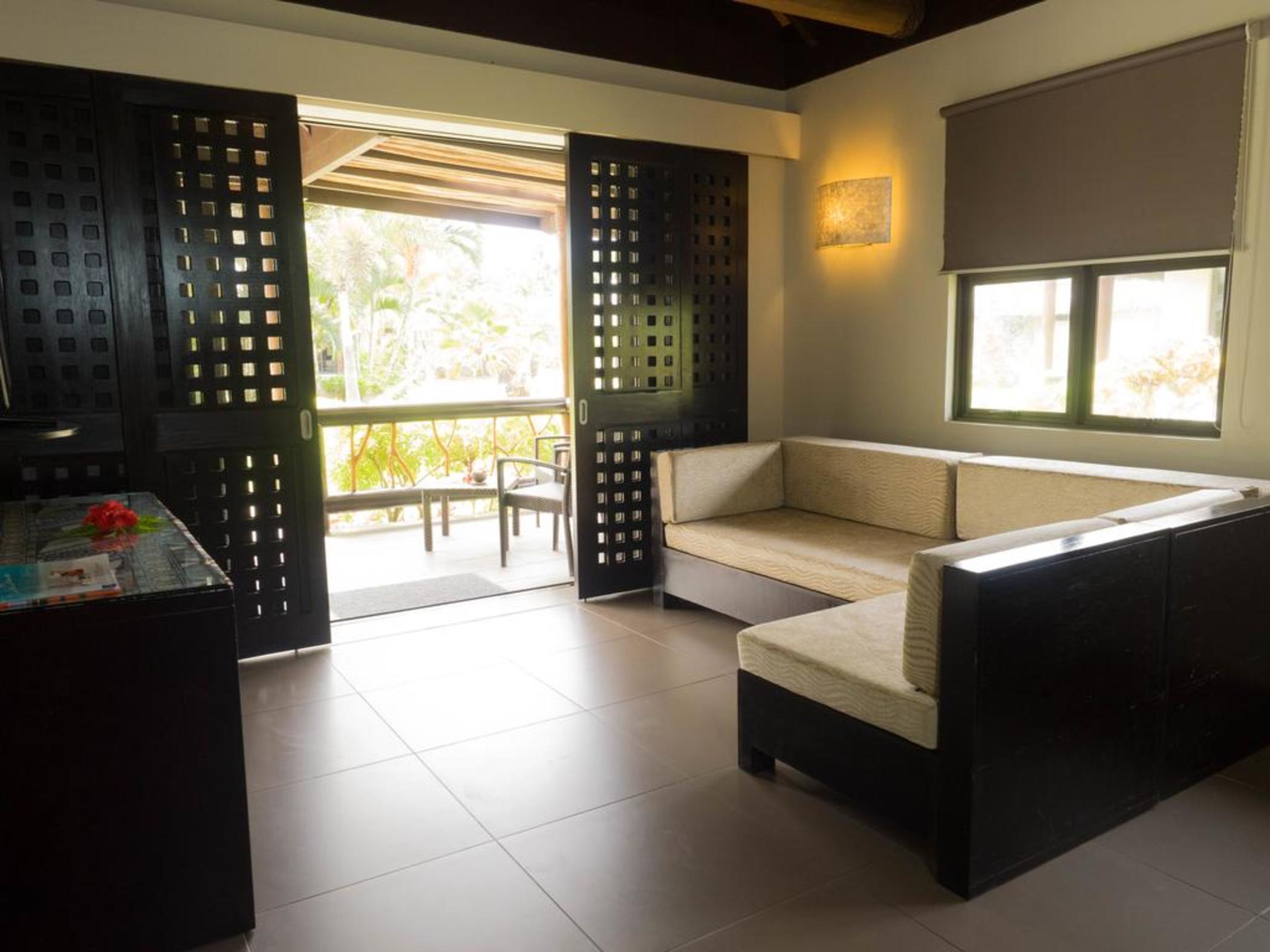 Uprising Beach Resort Pacific Harbour Bagian luar foto